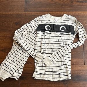 Hanna Andersson Black and White Halloween Mummy pajama set - Never Been Worn